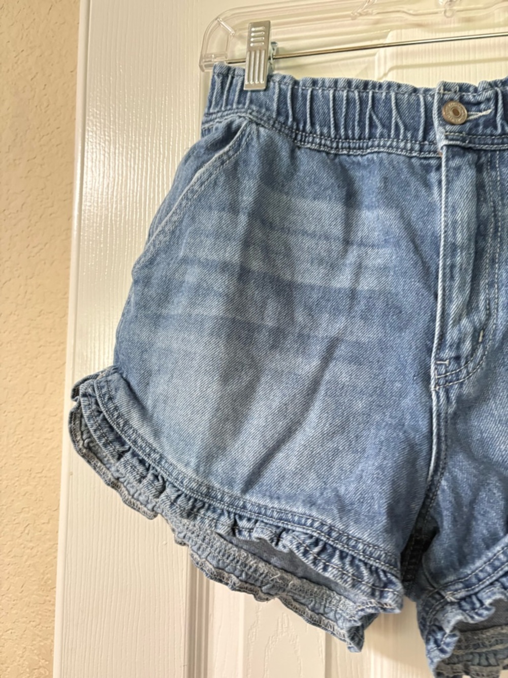 KanCan Blue Ruffle Hem Denim Shorts - Picture 4 of 11